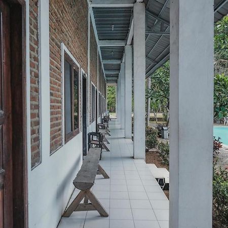 RedDoorz near Pantai Florida Anyer Serang Exterior foto