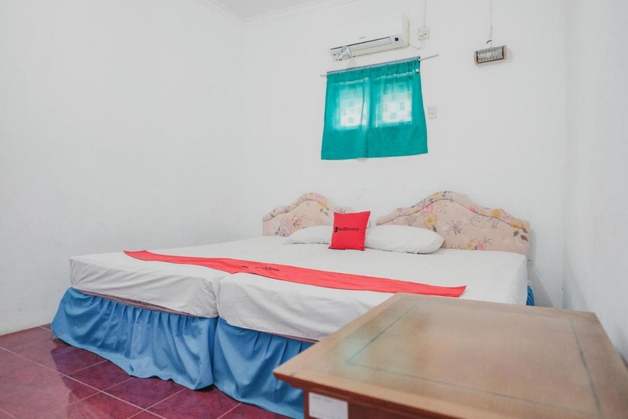 RedDoorz near Pantai Florida Anyer Serang Exterior foto