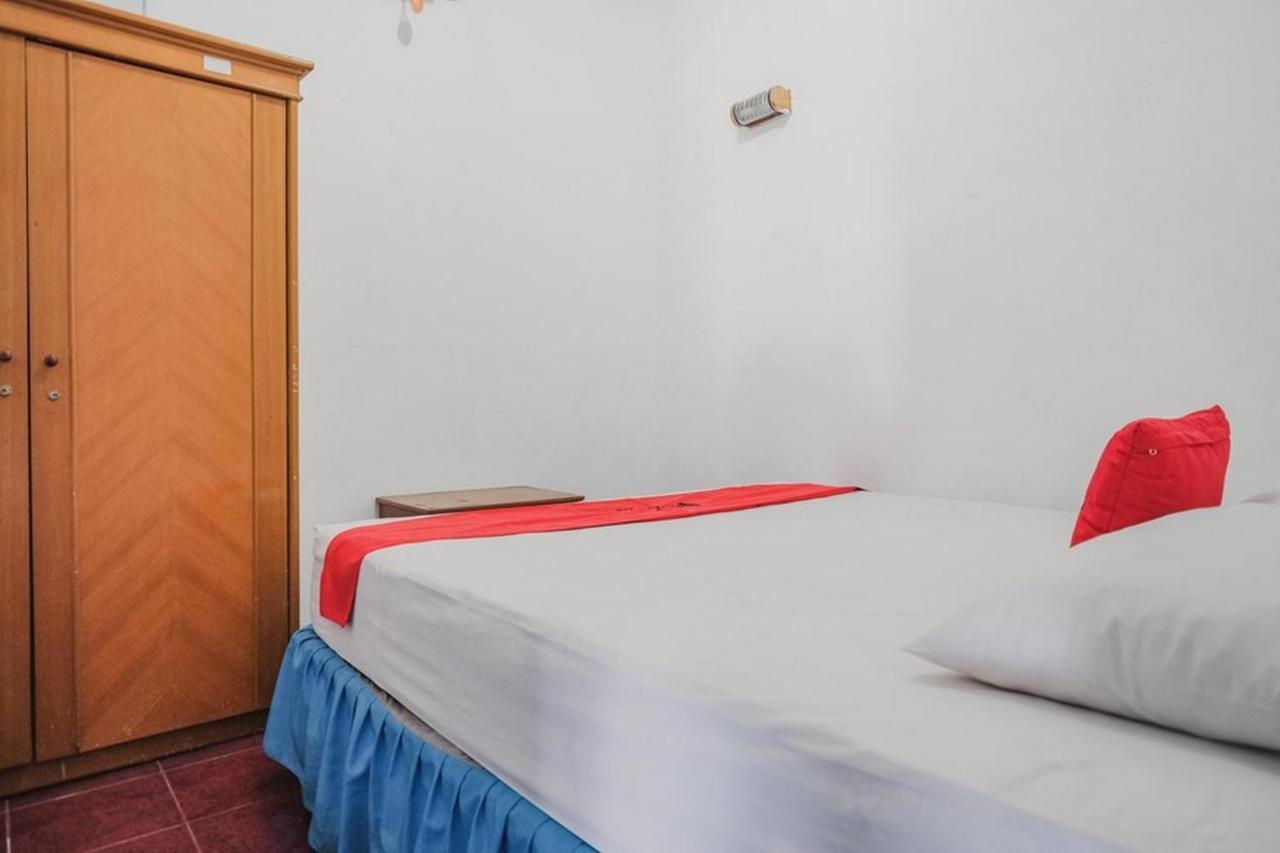 RedDoorz near Pantai Florida Anyer Serang Exterior foto